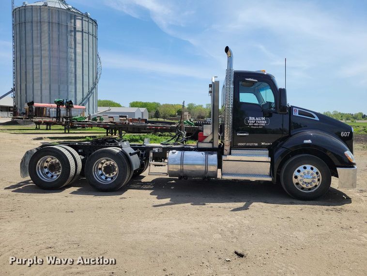 image for item DZ7139 2018 Kenworth T680 semi truck