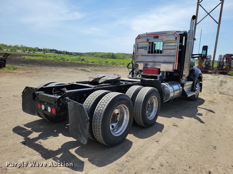 image for item DZ7139 2018 Kenworth T680 semi truck