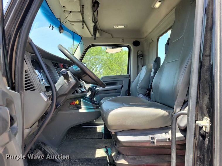 image for item DZ7139 2018 Kenworth T680 semi truck