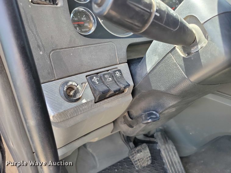 image for item DZ7139 2018 Kenworth T680 semi truck