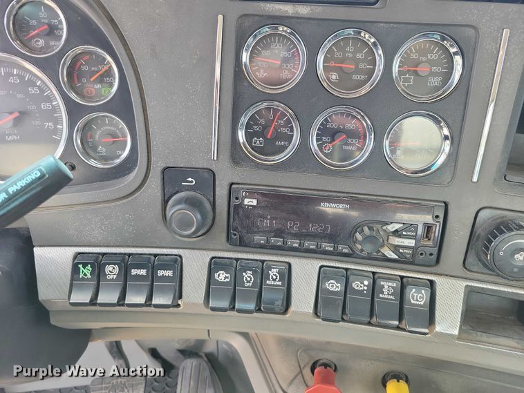image for item DZ7139 2018 Kenworth T680 semi truck
