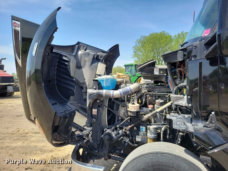 image for item DZ7139 2018 Kenworth T680 semi truck