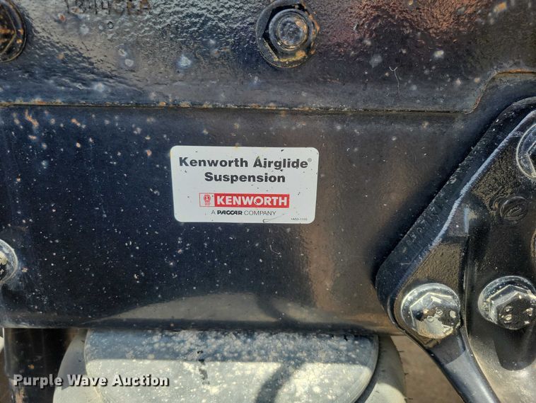 image for item DZ7139 2018 Kenworth T680 semi truck