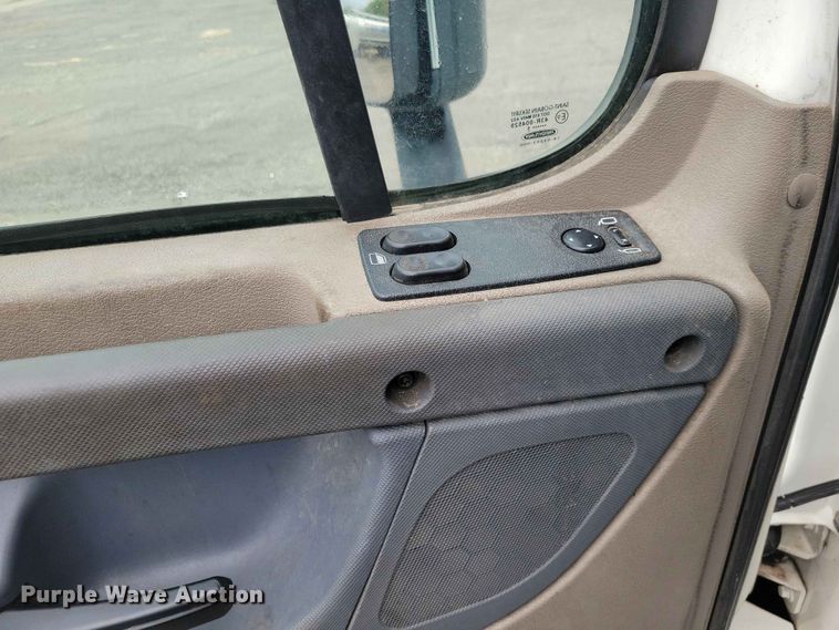 image for item DZ7146 2016 Freightliner Cascadia semi truck