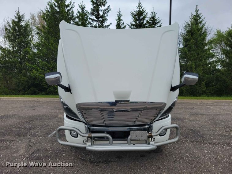 image for item DZ7146 2016 Freightliner Cascadia semi truck