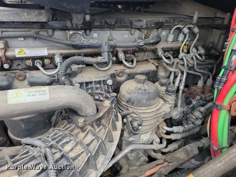 image for item DZ7146 2016 Freightliner Cascadia semi truck