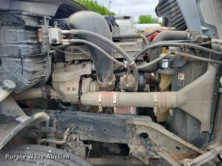 image for item DZ7146 2016 Freightliner Cascadia semi truck