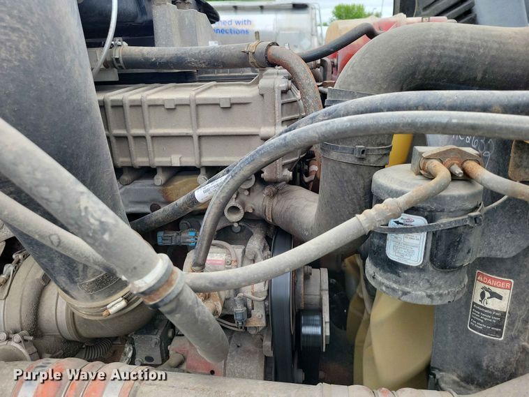 image for item DZ7146 2016 Freightliner Cascadia semi truck