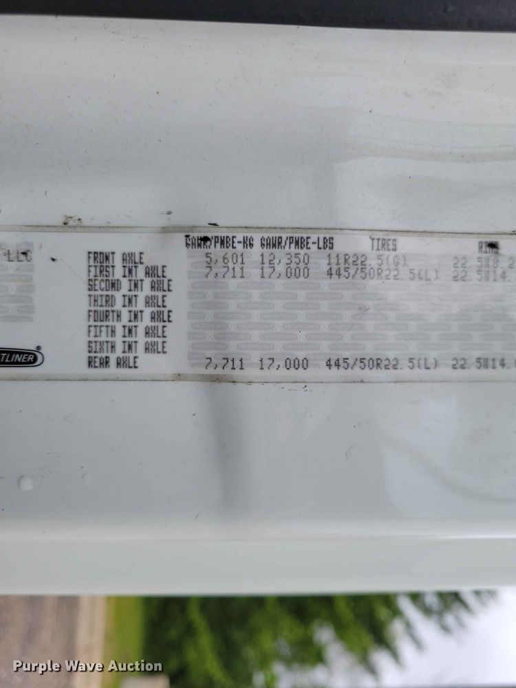 image for item DZ7146 2016 Freightliner Cascadia semi truck