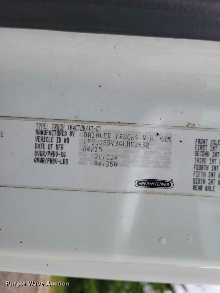 image for item DZ7146 2016 Freightliner Cascadia semi truck