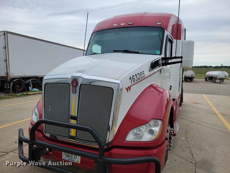 image for item DZ7176 2016 Kenworth T680 semi truck