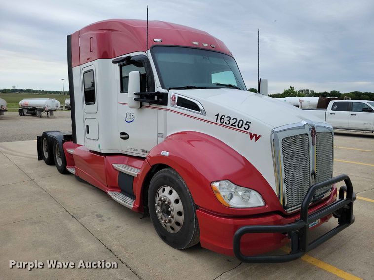 image for item DZ7176 2016 Kenworth T680 semi truck