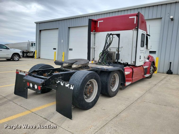 image for item DZ7176 2016 Kenworth T680 semi truck