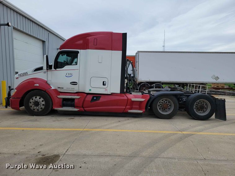 image for item DZ7176 2016 Kenworth T680 semi truck