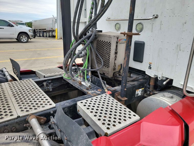 image for item DZ7176 2016 Kenworth T680 semi truck