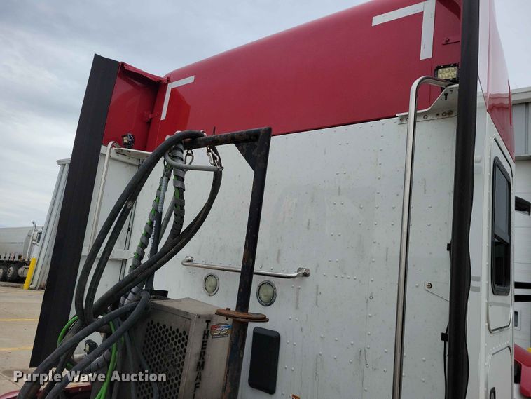 image for item DZ7176 2016 Kenworth T680 semi truck