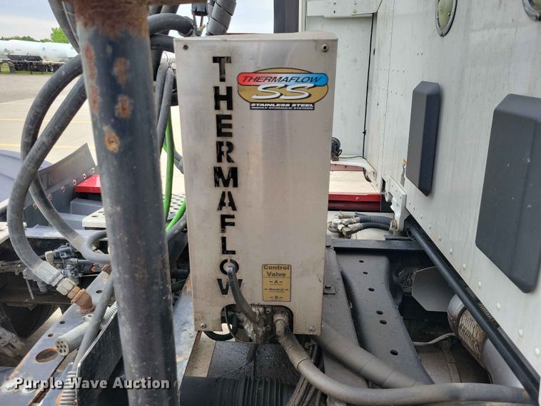 image for item DZ7176 2016 Kenworth T680 semi truck