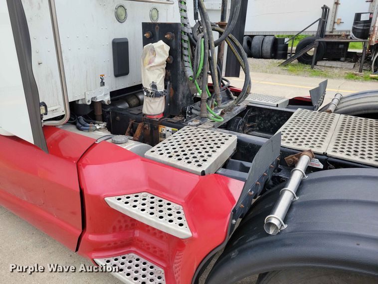 image for item DZ7176 2016 Kenworth T680 semi truck