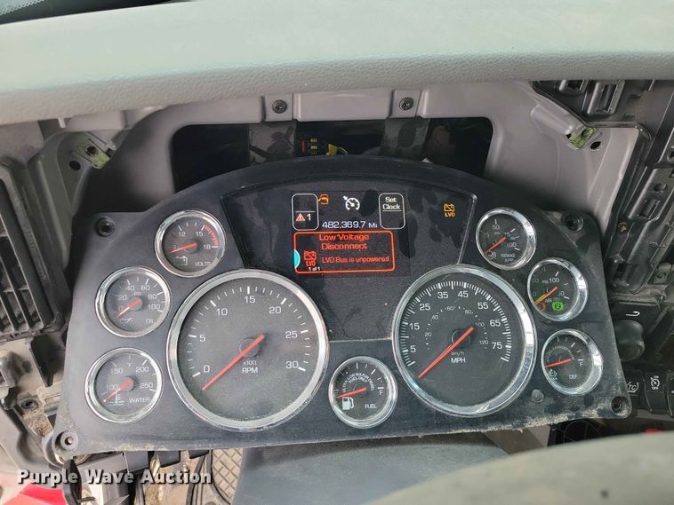 image for item DZ7176 2016 Kenworth T680 semi truck