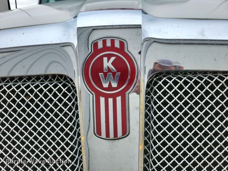 image for item DZ7176 2016 Kenworth T680 semi truck