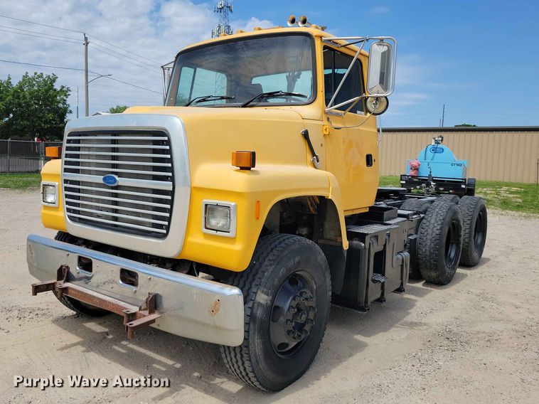image for item DZ7205 1996 Ford LNT9000 semi truck