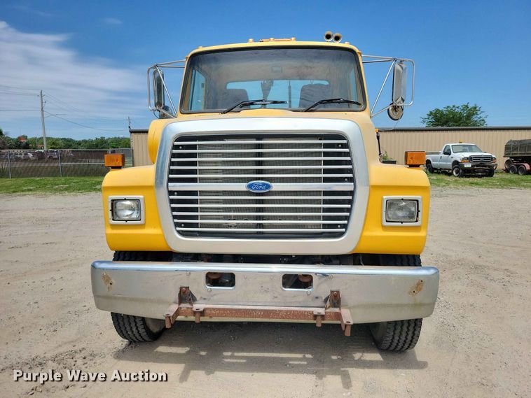 image for item DZ7205 1996 Ford LNT9000 semi truck
