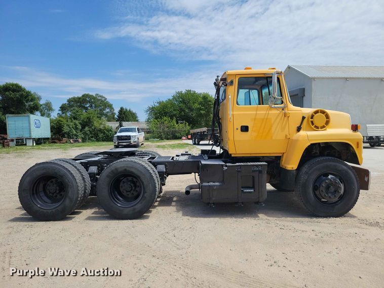 image for item DZ7205 1996 Ford LNT9000 semi truck