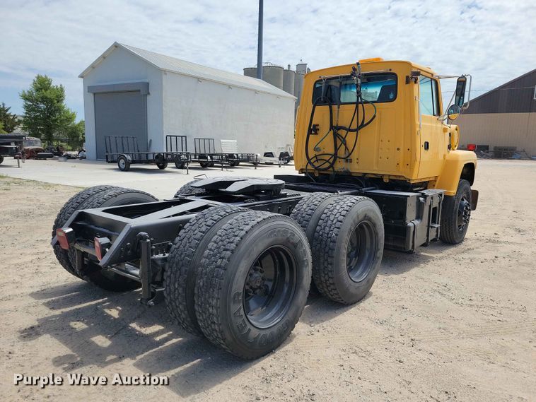 image for item DZ7205 1996 Ford LNT9000 semi truck