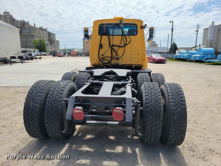 image for item DZ7205 1996 Ford LNT9000 semi truck