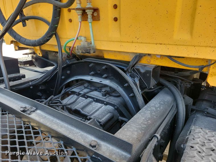 image for item DZ7205 1996 Ford LNT9000 semi truck