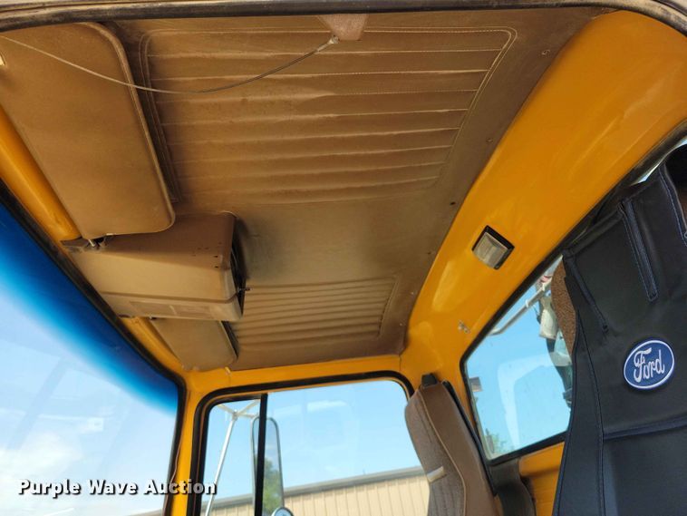 image for item DZ7205 1996 Ford LNT9000 semi truck