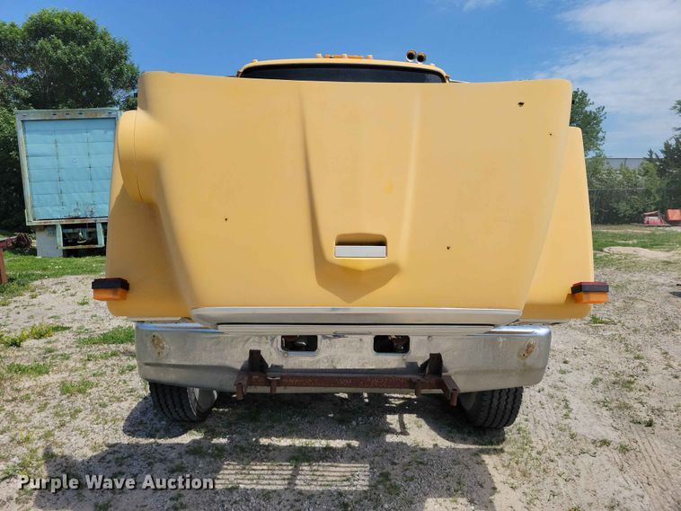 image for item DZ7205 1996 Ford LNT9000 semi truck