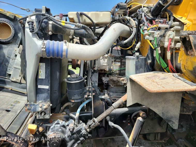 image for item DZ7205 1996 Ford LNT9000 semi truck