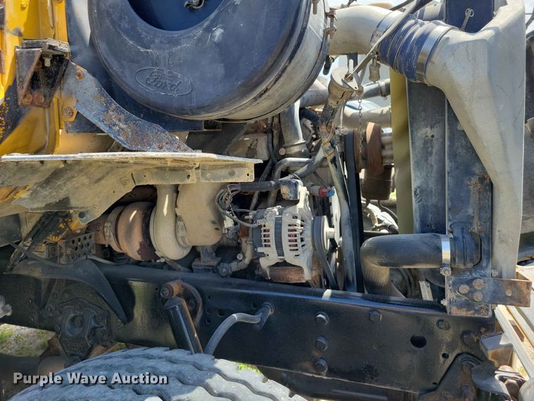 image for item DZ7205 1996 Ford LNT9000 semi truck