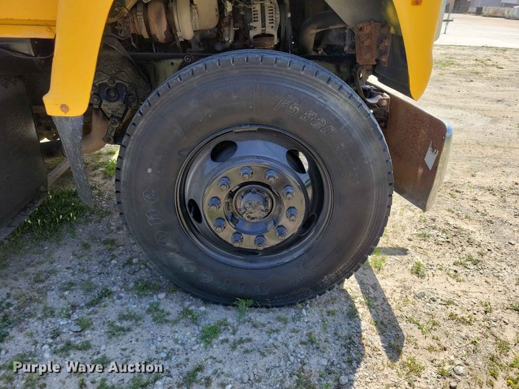 image for item DZ7205 1996 Ford LNT9000 semi truck