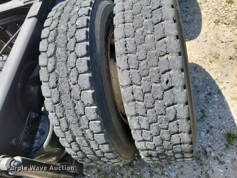 image for item DZ7205 1996 Ford LNT9000 semi truck