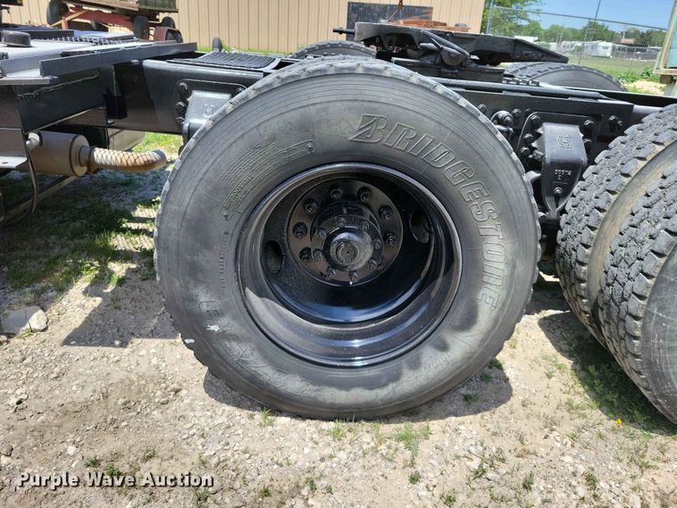image for item DZ7205 1996 Ford LNT9000 semi truck
