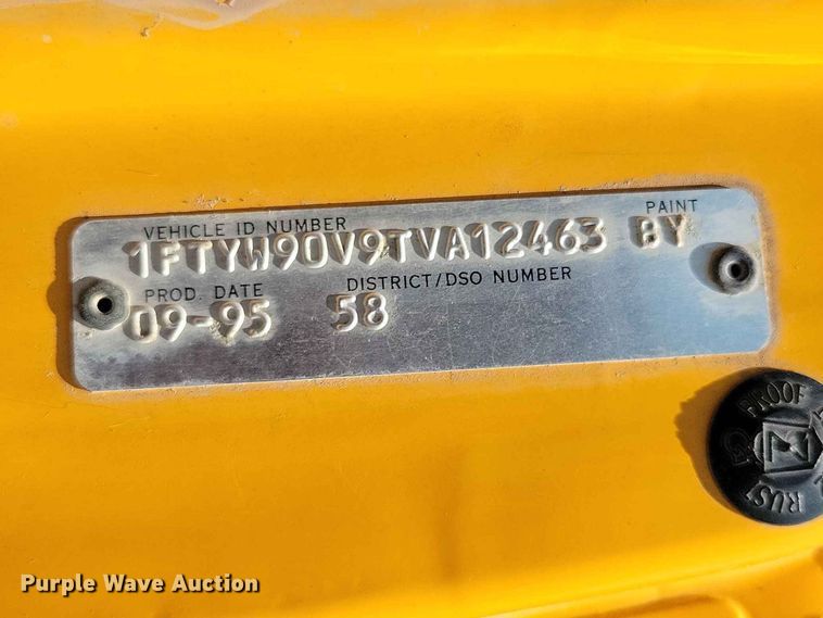 image for item DZ7205 1996 Ford LNT9000 semi truck