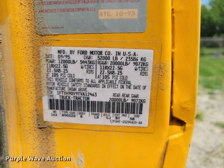 image for item DZ7205 1996 Ford LNT9000 semi truck
