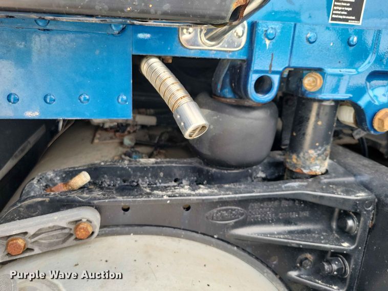 image for item DZ7220 2019 Peterbilt 579 semi truck