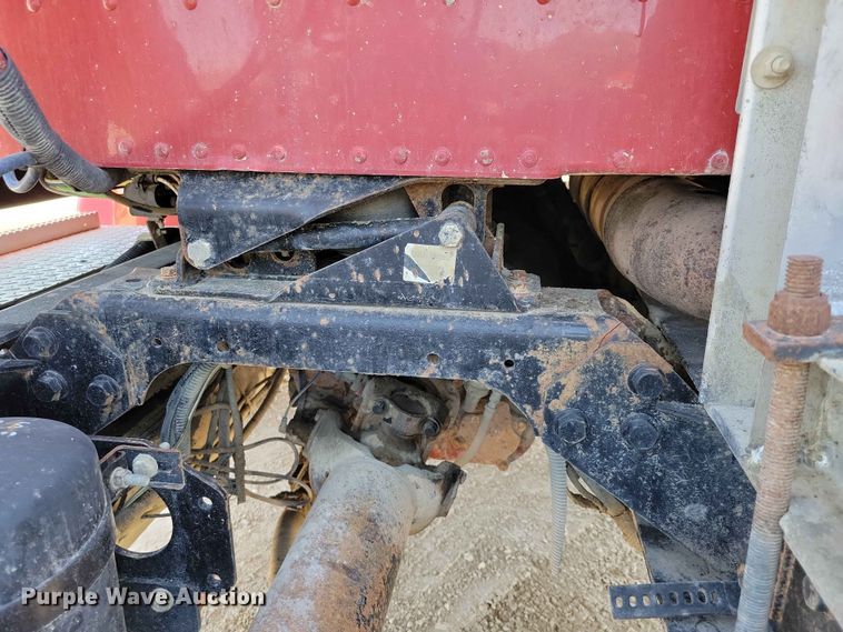 image for item DZ7269 2002 International  9400i semi truck