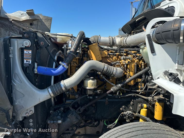 image for item EA4911 2011 Kenworth T800 semi truck
