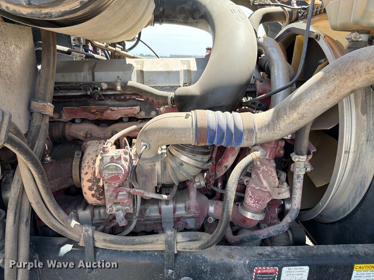 image for item EA4919 2015 Mack CHU613 semi truck