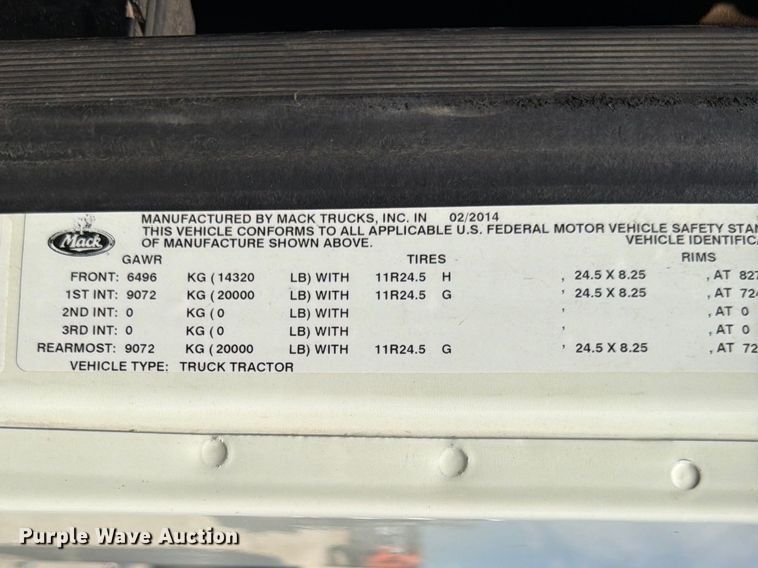 image for item EA4919 2015 Mack CHU613 semi truck