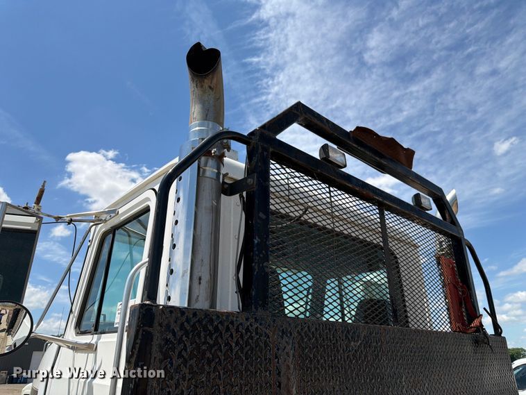 image for item EA4920 1999 Mack CH613 flatbed truck