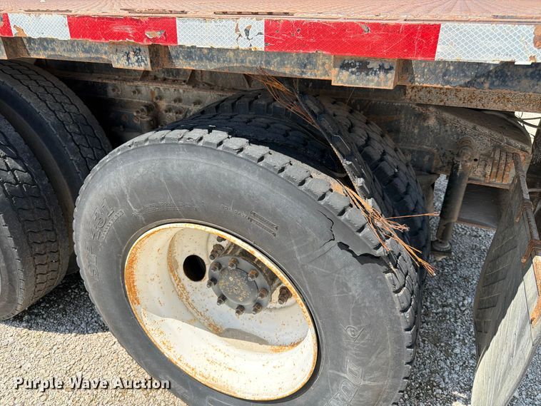 image for item EA4920 1999 Mack CH613 flatbed truck