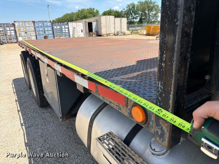 image for item EA4920 1999 Mack CH613 flatbed truck