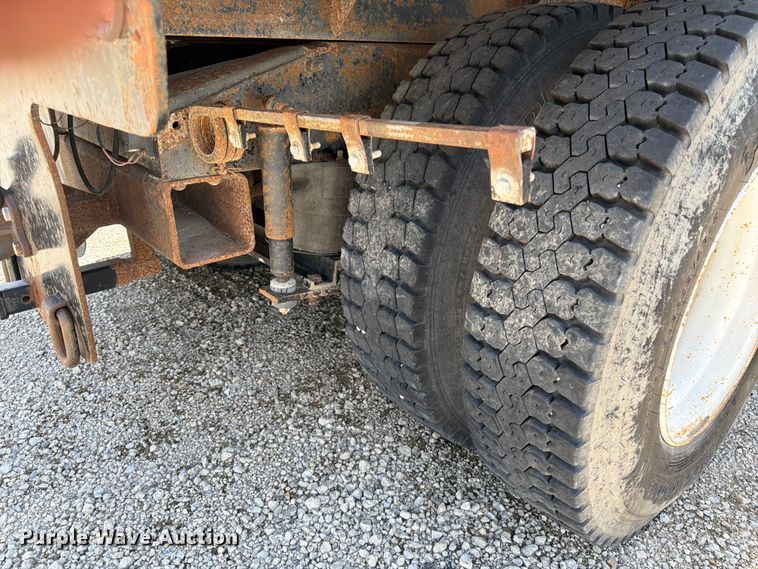 image for item EA4920 1999 Mack CH613 flatbed truck