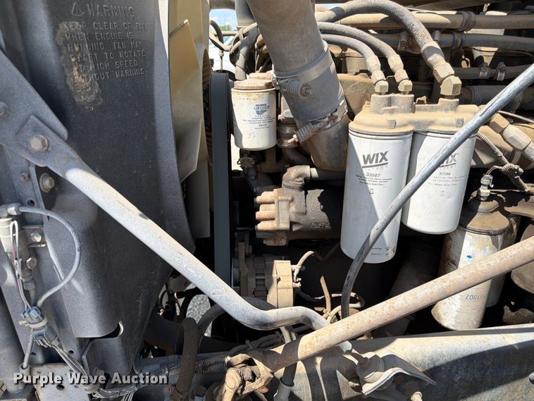 image for item EA4920 1999 Mack CH613 flatbed truck