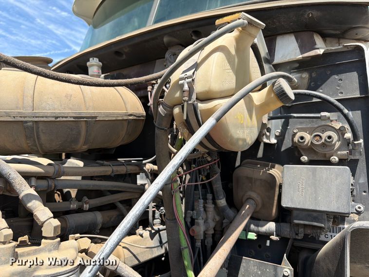 image for item EA4920 1999 Mack CH613 flatbed truck